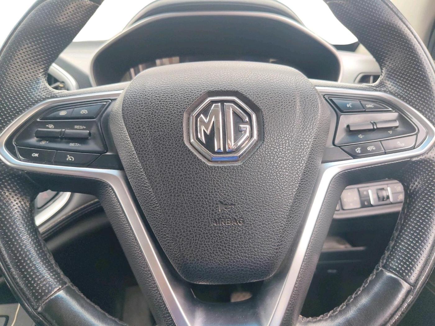 2019 MG HECTOR SHARP 2.0 DIESEL, Diesel, Manual, 1,15,937 km, interior