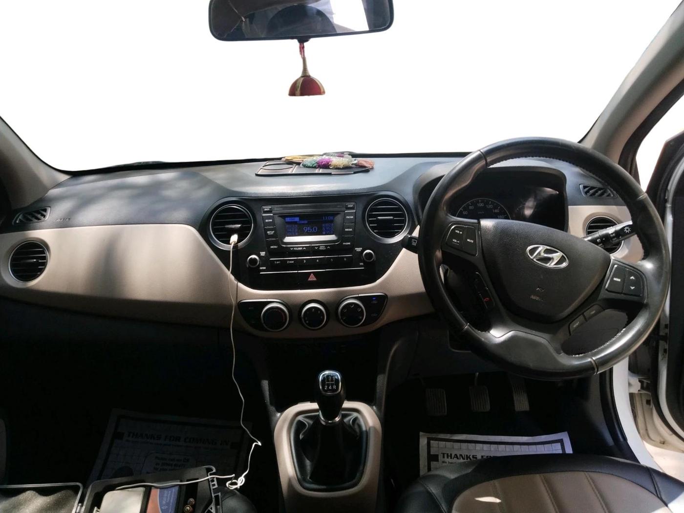 2016 Hyundai Grand i10 ASTA 1.2 KAPPA VTVT, Petrol, Manual, 1,16,991 km, interior
