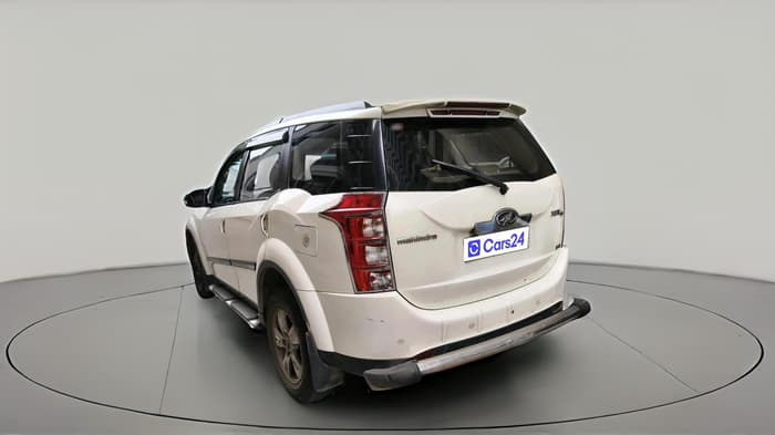 2014 Mahindra XUV500 W8, Diesel, Manual, 2,61,305 km, exterior