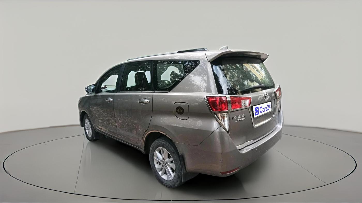 2016 Toyota Innova Crysta 2.4 VX 8 STR, Diesel, Manual, 2,18,904 km, exterior