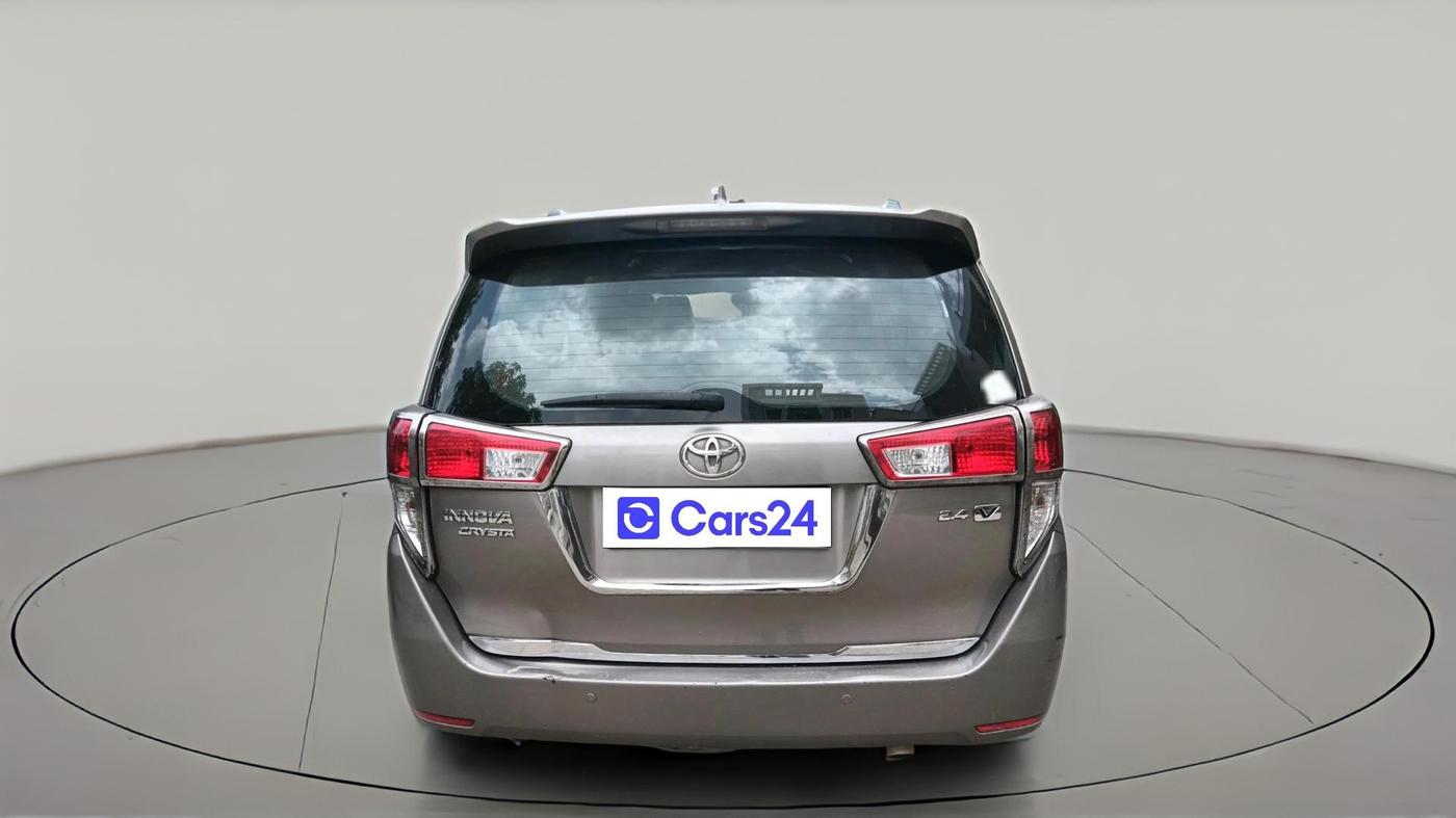 2016 Toyota Innova Crysta 2.4 VX 8 STR, Diesel, Manual, 2,18,904 km, exterior