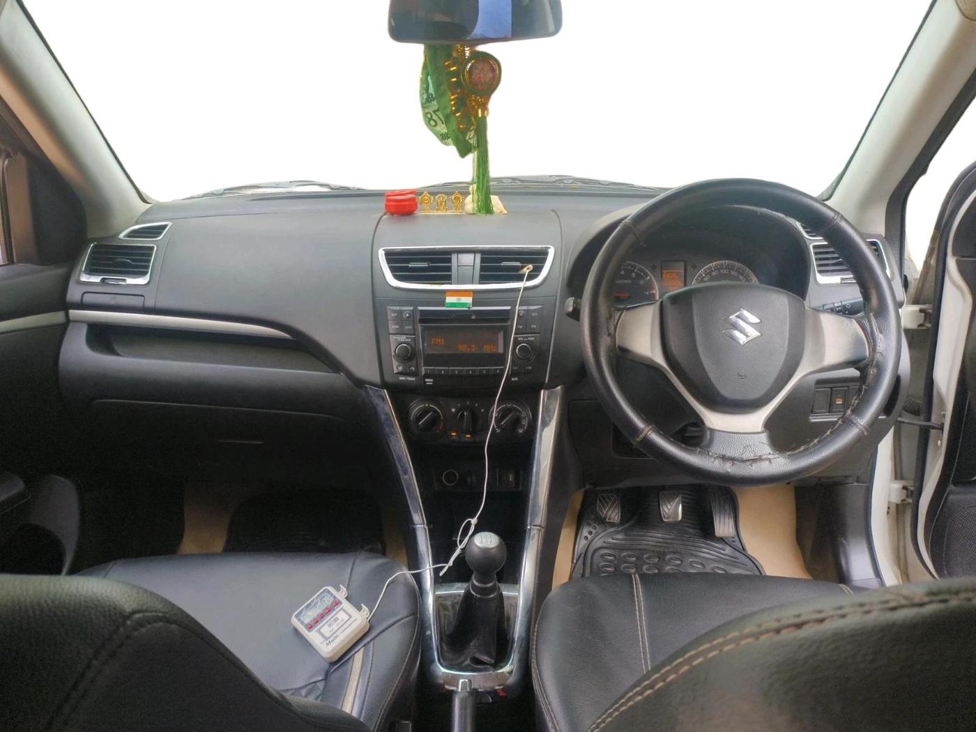 2014 Maruti Swift VXI, Petrol, Manual, 1,17,734 km, interior