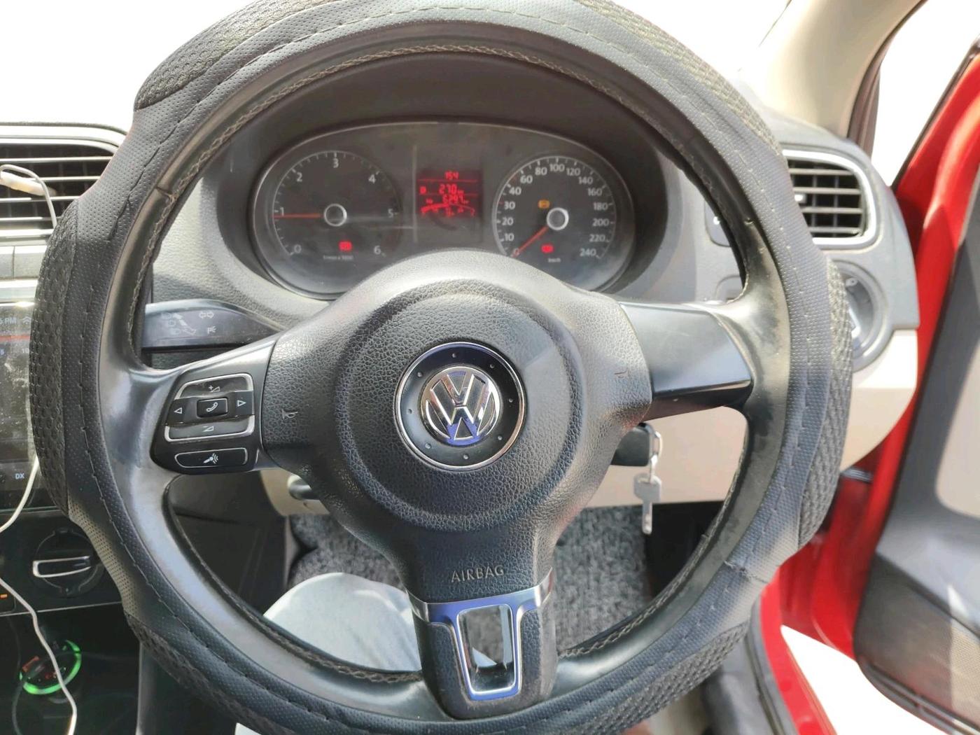 2012 Volkswagen Polo COMFORTLINE 1.2L, Diesel, Manual, 1,34,435 km, interior