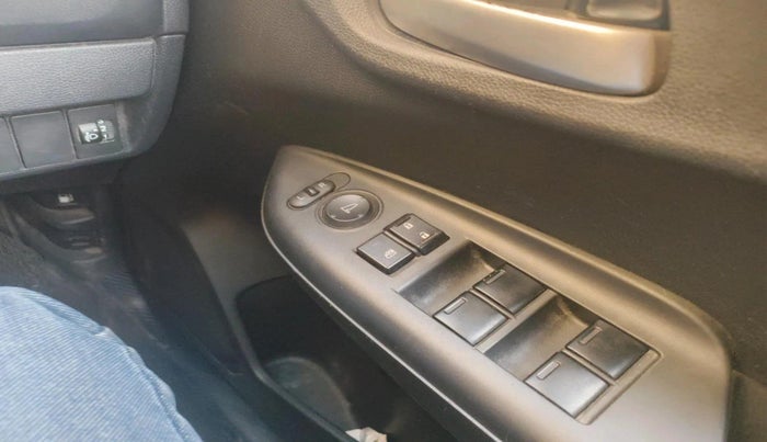 2017 Honda WR-V 1.5L I-DTEC S MT, Diesel, Manual, 2,55,846 km, interior