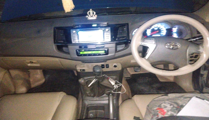 2013 Toyota Fortuner 3.0 4X4 MT, Diesel, Manual, 4,29,447 km, interior