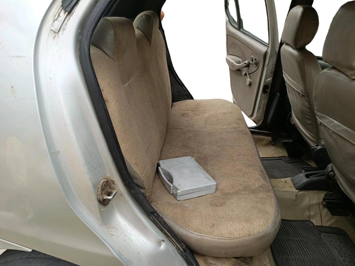 2012 Tata Indica EV2 L, Diesel, Manual, 2,17,583 km, interior
