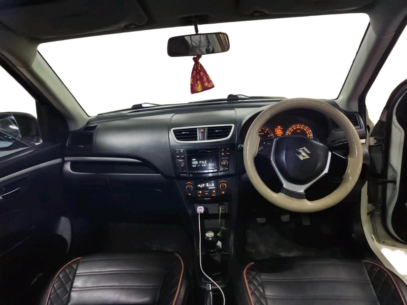 2012 Maruti Swift ZDI, Diesel, Manual, 1,53,817 km, interior