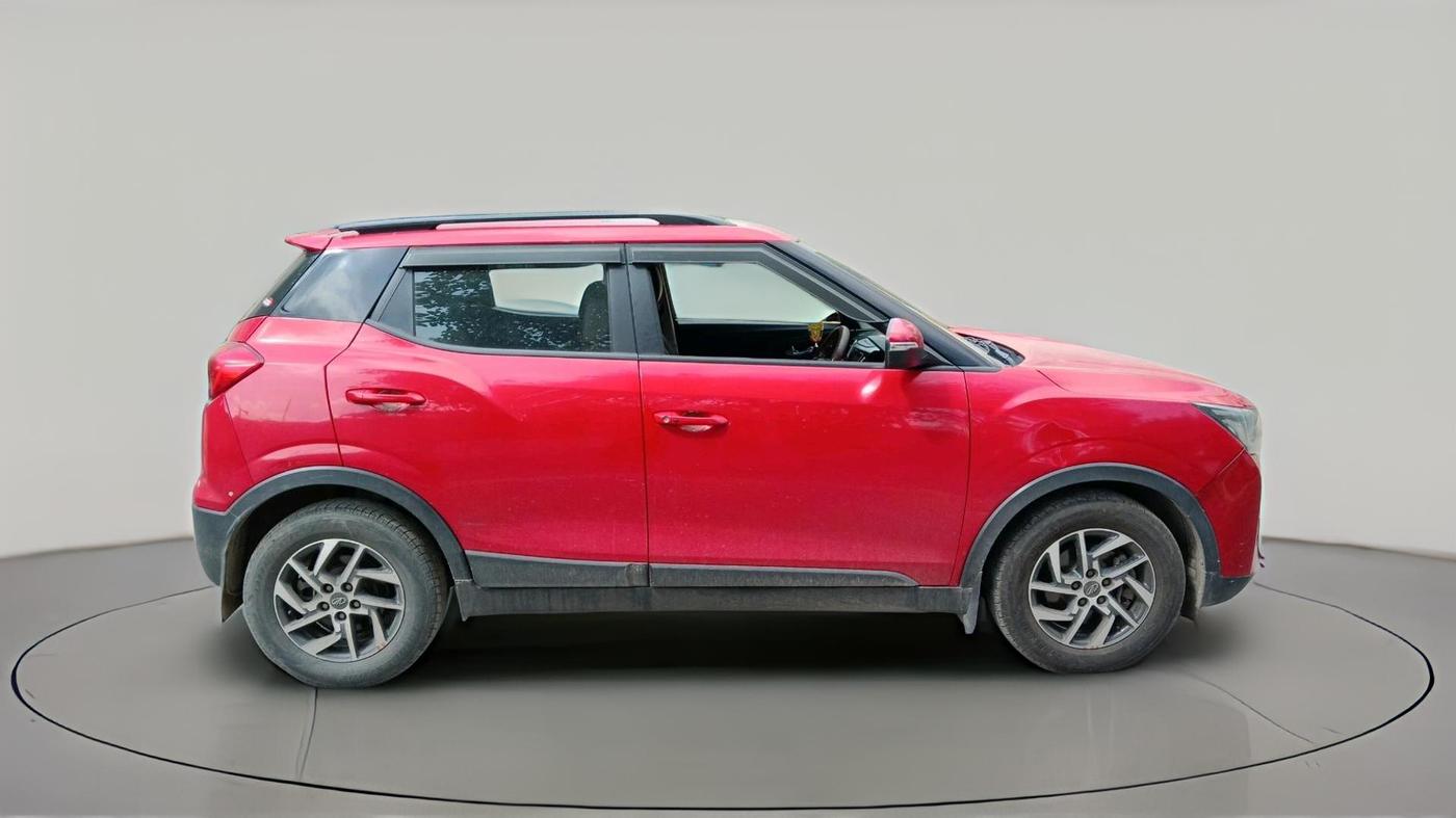 2022 Mahindra XUV300 W8 (O) 1.2 PETROL, Petrol, Manual, 1,03,298 km, exterior