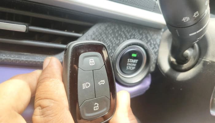 2024 Tata NEXON FEARLESS PURPLE + SUNROOF DCA DUAL TONE 1.2 PETROL, Petrol, Automatic, 19,019 km, interior