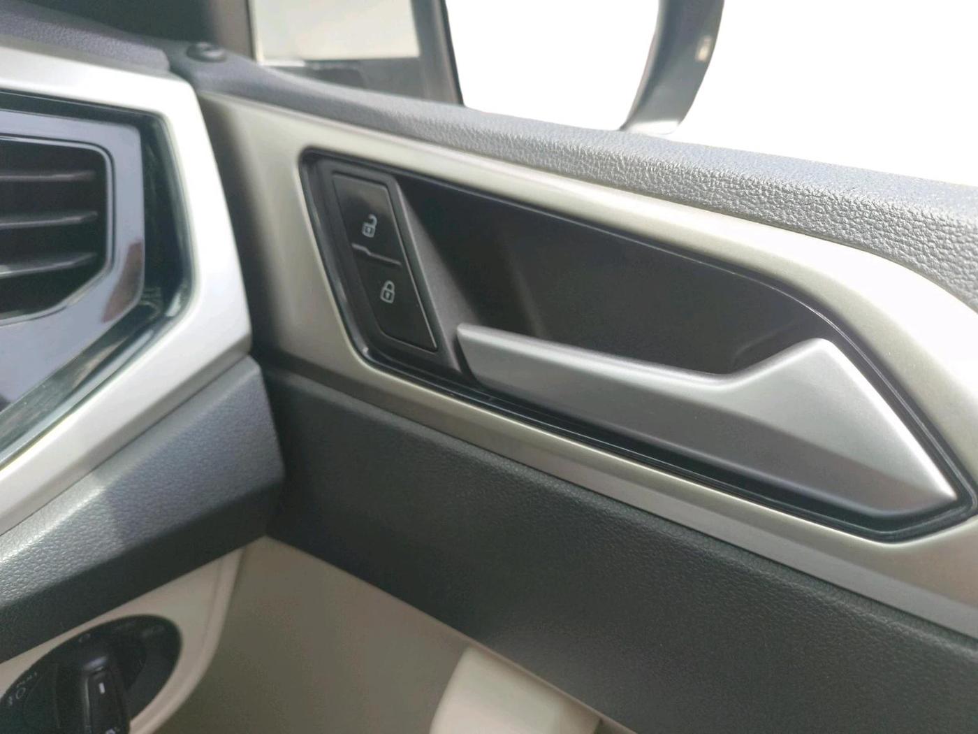 2022 Volkswagen VIRTUS HIGHLINE TSI 1.0 AT, Petrol, Automatic, 57,450 km, interior