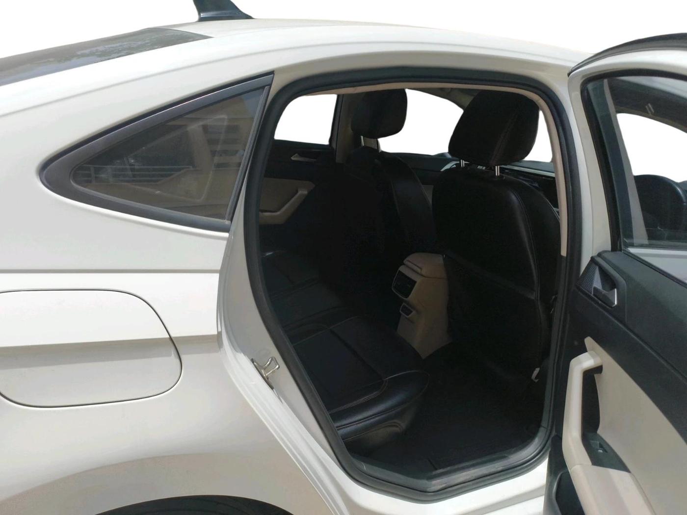 2022 Volkswagen VIRTUS HIGHLINE TSI 1.0 AT, Petrol, Automatic, 57,450 km, interior