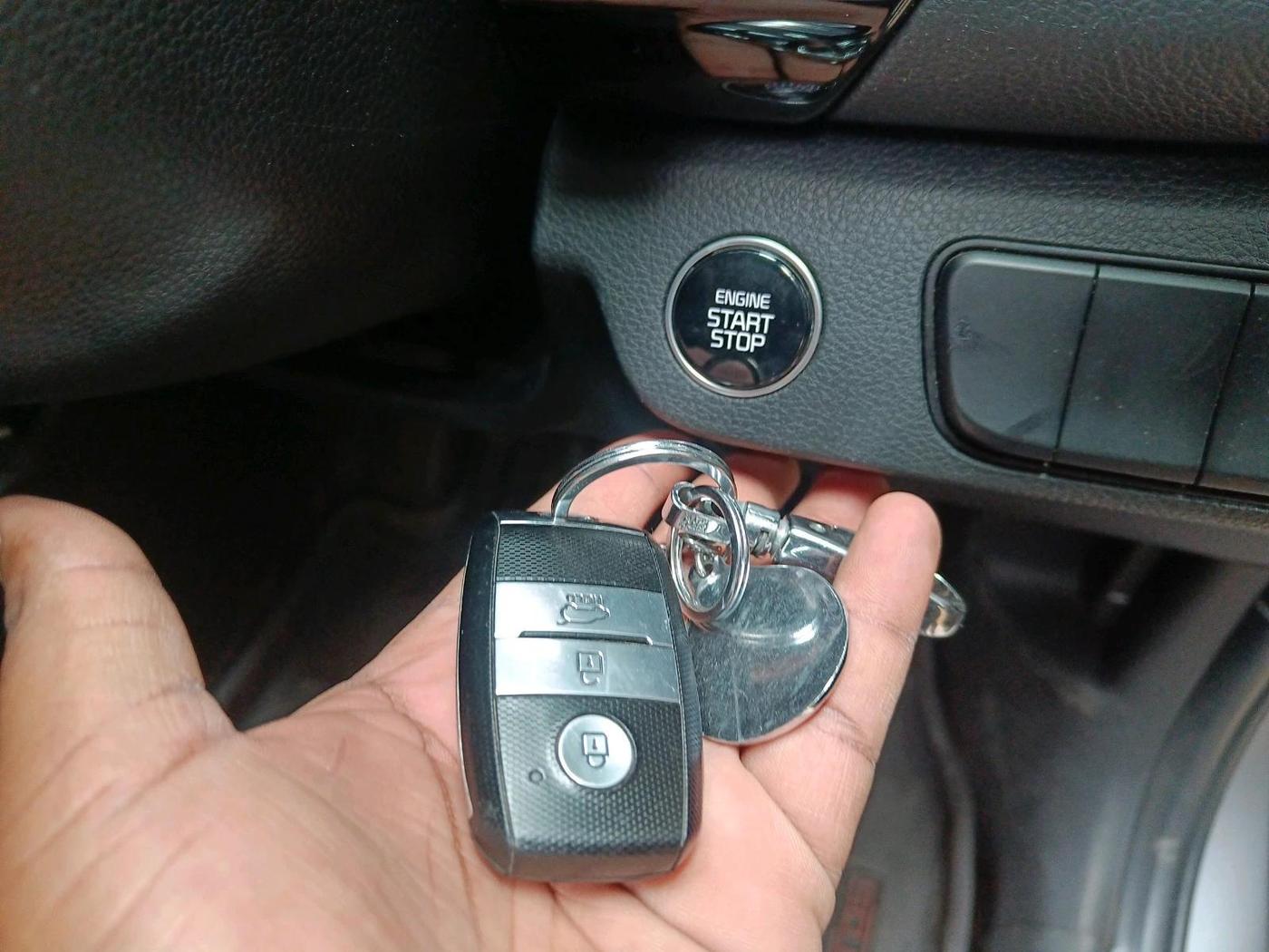 2020 KIA SELTOS HTK PLUS 1.5, Petrol, Manual, 53,567 km, interior