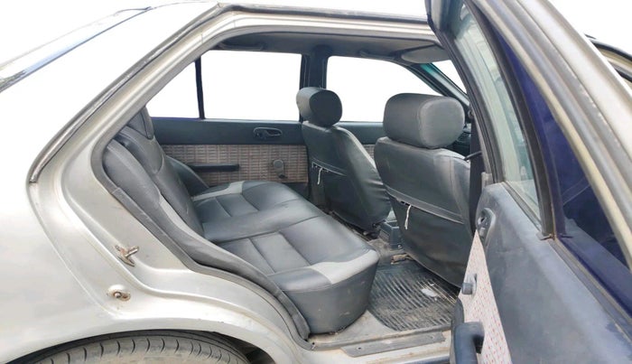 2005 Maruti Esteem LXI, Petrol, Manual, 35,814 km, interior