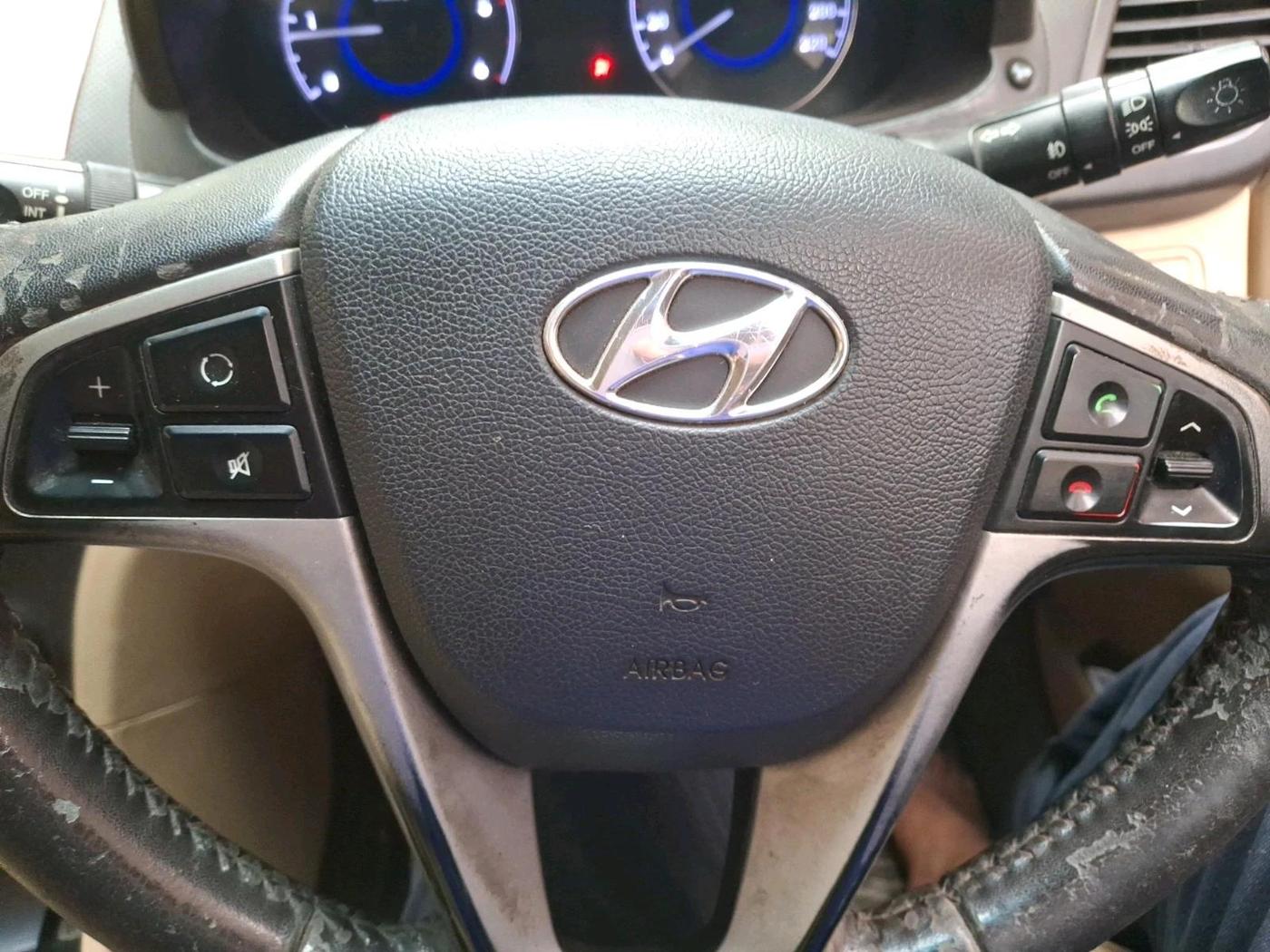 2012 Hyundai Verna FLUIDIC 1.6 CRDI SX OPT AT, Diesel, Automatic, 1,90,073 km, interior