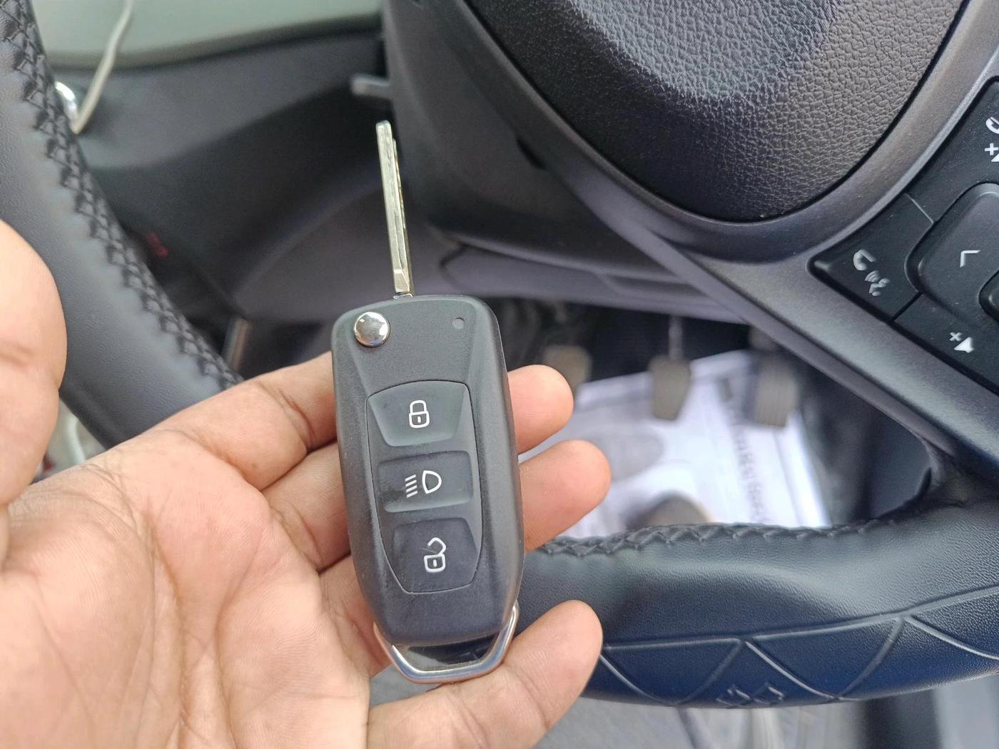 2025 Tata PUNCH Adventure (S), Petrol, Manual, 7,086 km, interior