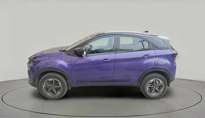 2023 Tata NEXON FEARLESS PURPLE + SUNROOF DUAL TONE 1.2 PETROL, Petrol, Manual, 30,192 km, exterior