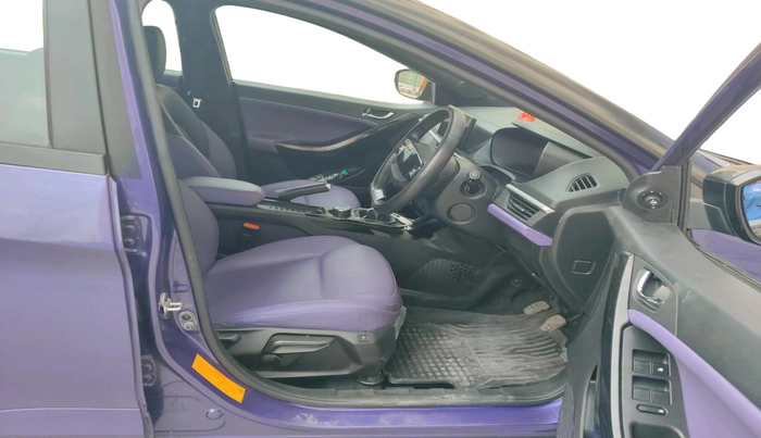 2023 Tata NEXON FEARLESS PURPLE + SUNROOF DUAL TONE 1.2 PETROL, Petrol, Manual, 30,192 km, interior