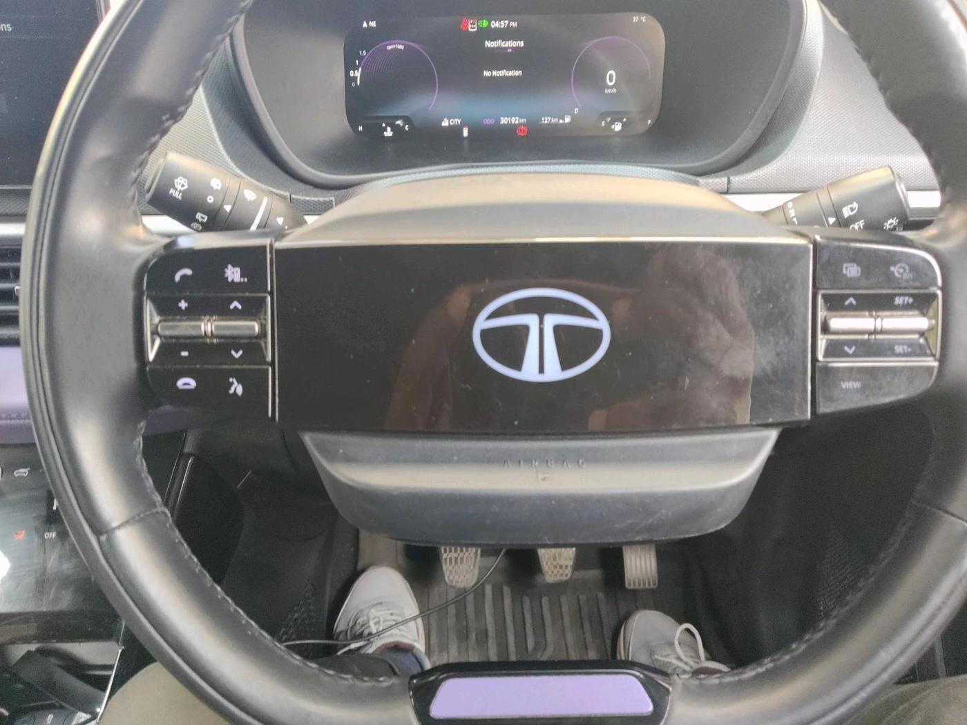 2023 Tata NEXON FEARLESS PURPLE + SUNROOF DUAL TONE 1.2 PETROL, Petrol, Manual, 30,192 km, interior