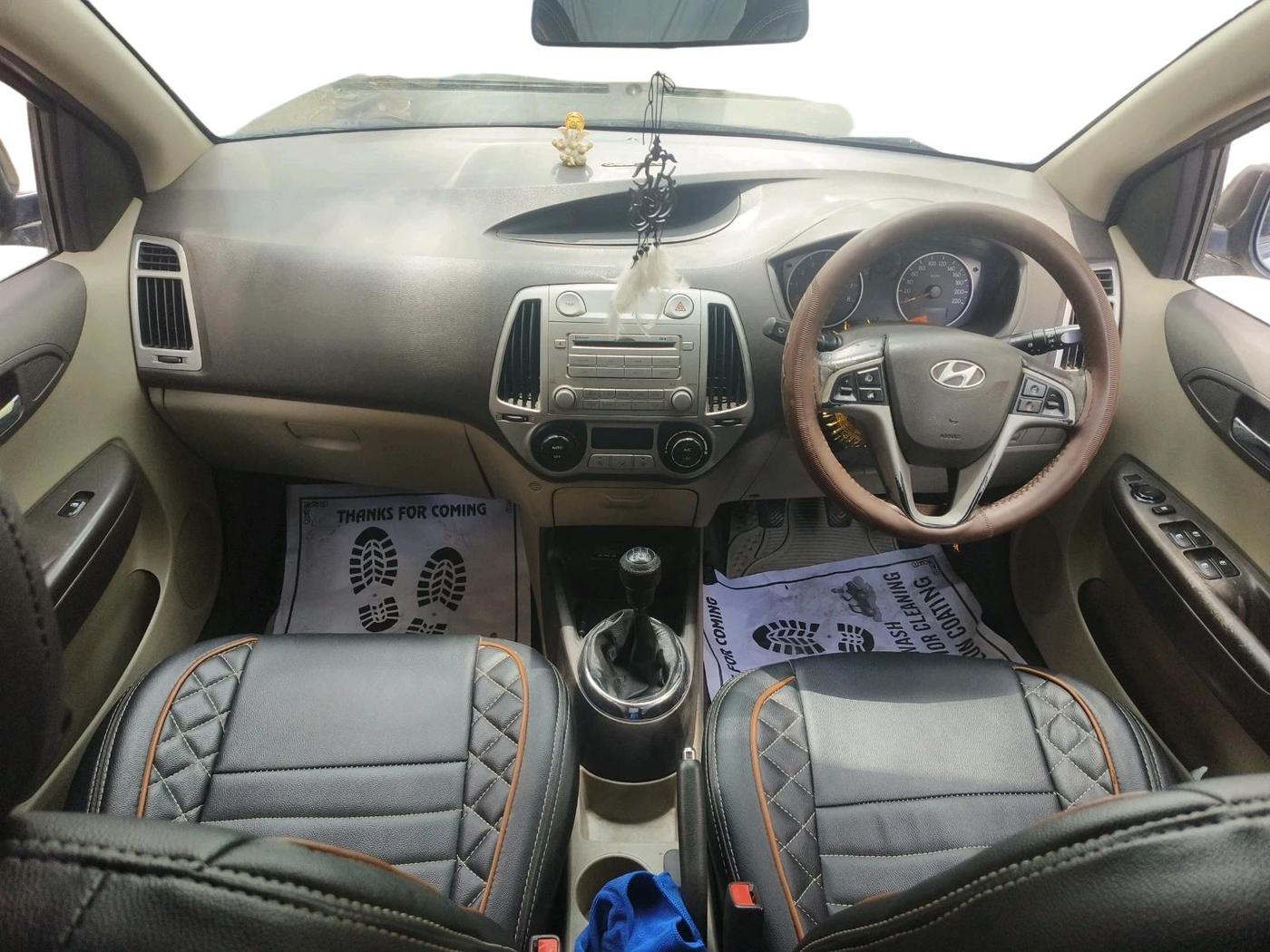 2011 Hyundai i20 SPORTZ 1.2, Petrol, Manual, 1,08,696 km, interior
