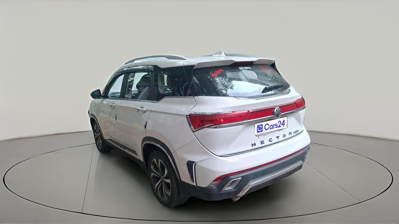 2024 MG HECTOR PLUS SHARP PRO 1.5 PETROL TURBO CVT 6 STR, Petrol, Automatic, 7,595 km, exterior