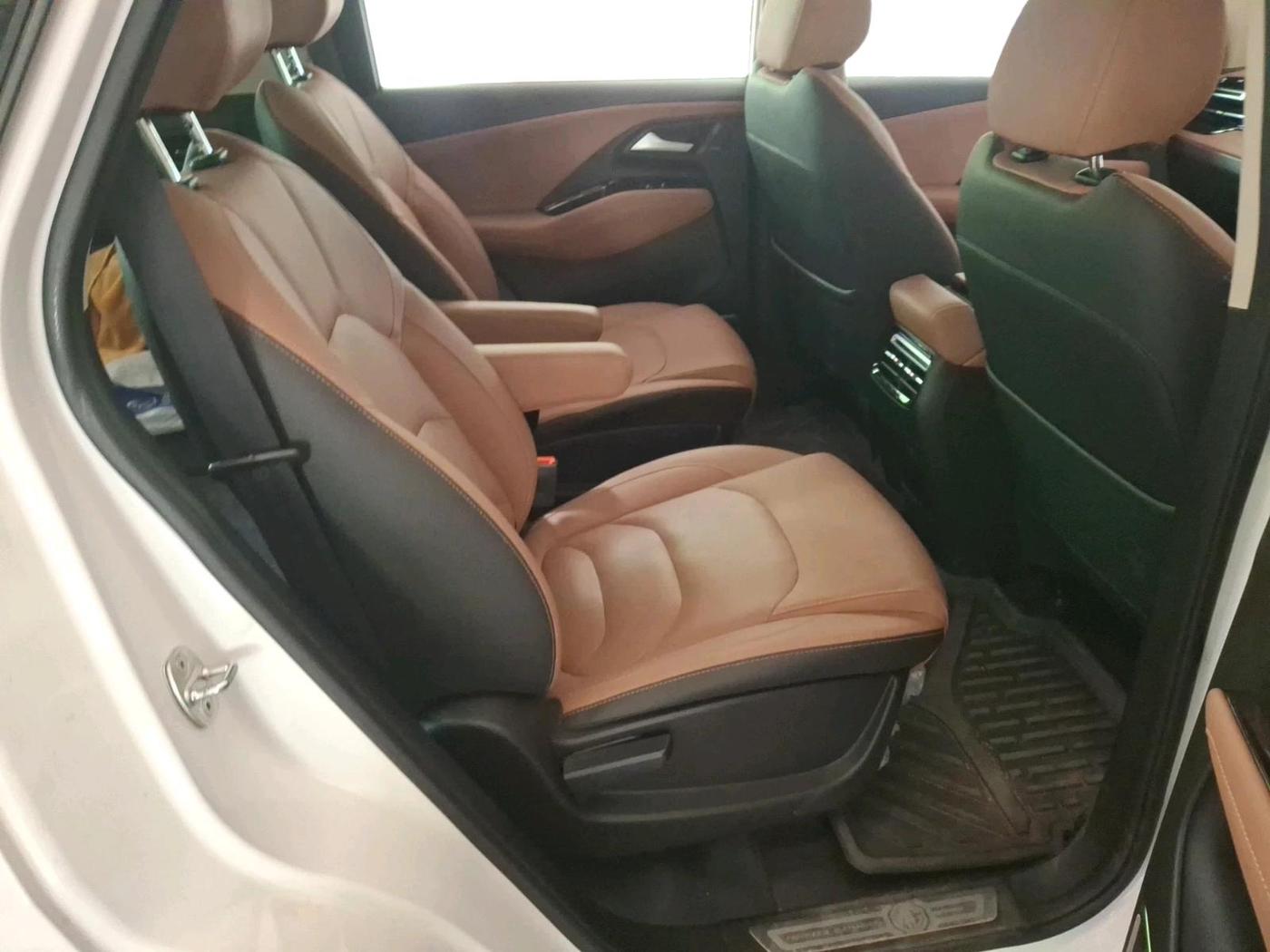 2024 MG HECTOR PLUS SHARP PRO 1.5 PETROL TURBO CVT 6 STR, Petrol, Automatic, 7,595 km, interior