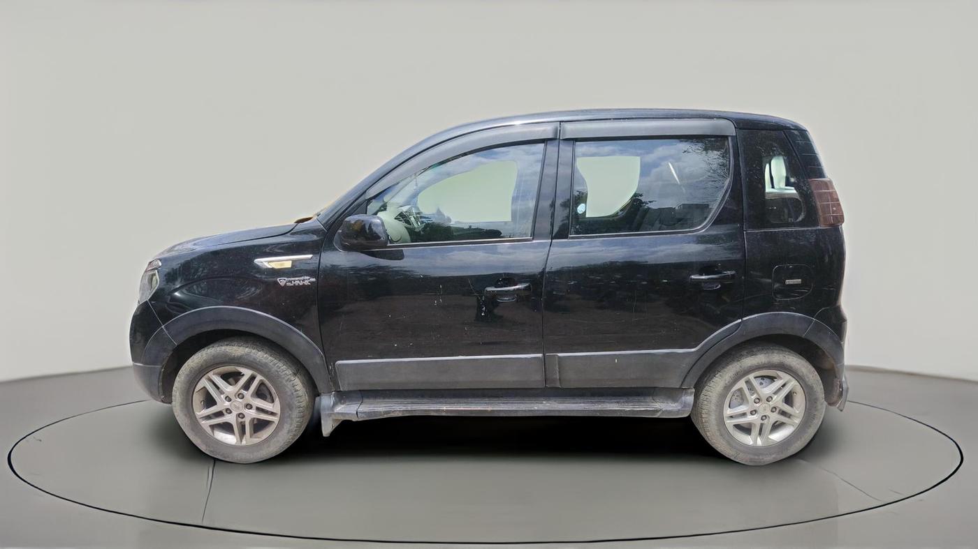 2016 Mahindra NUVOSPORT N8 AMT, Diesel, Automatic, 96,003 km, exterior