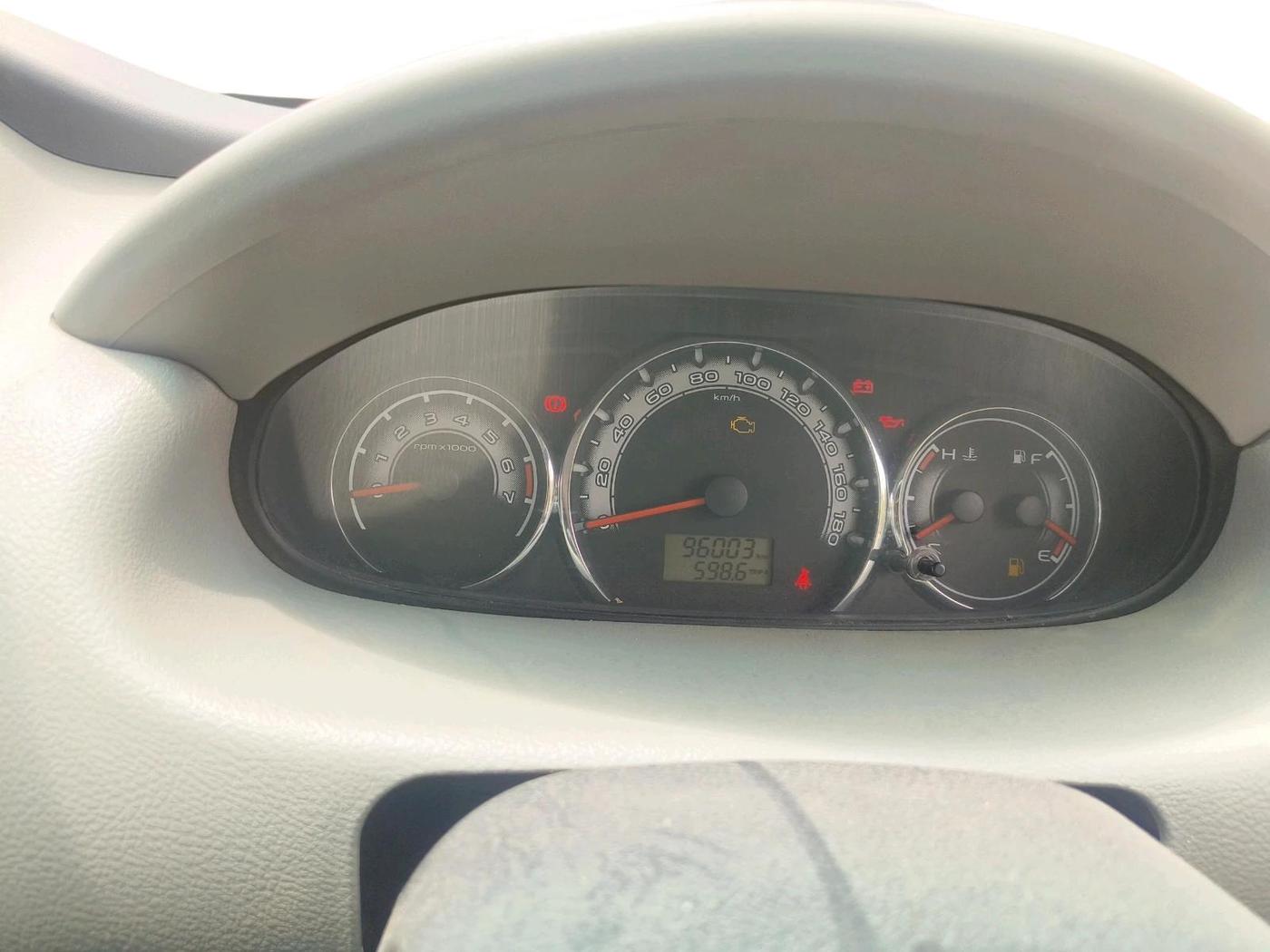 2016 Mahindra NUVOSPORT N8 AMT, Diesel, Automatic, 96,003 km, interior