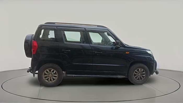 2017 Mahindra TUV300 T8, Diesel, Manual, 1,04,824 km, exterior