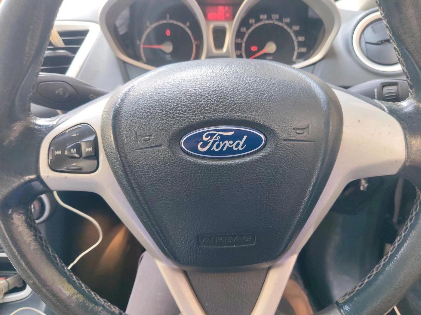 2011 Ford Fiesta TITANIUM DIESEL, Diesel, Manual, 1,68,466 km, interior