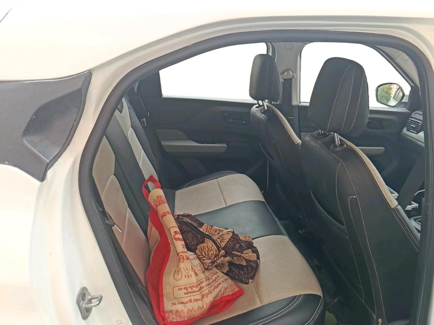 2023 Tata PUNCH ADVENTURE RHYTHM PACK MT, Petrol, Manual, 7,855 km, interior