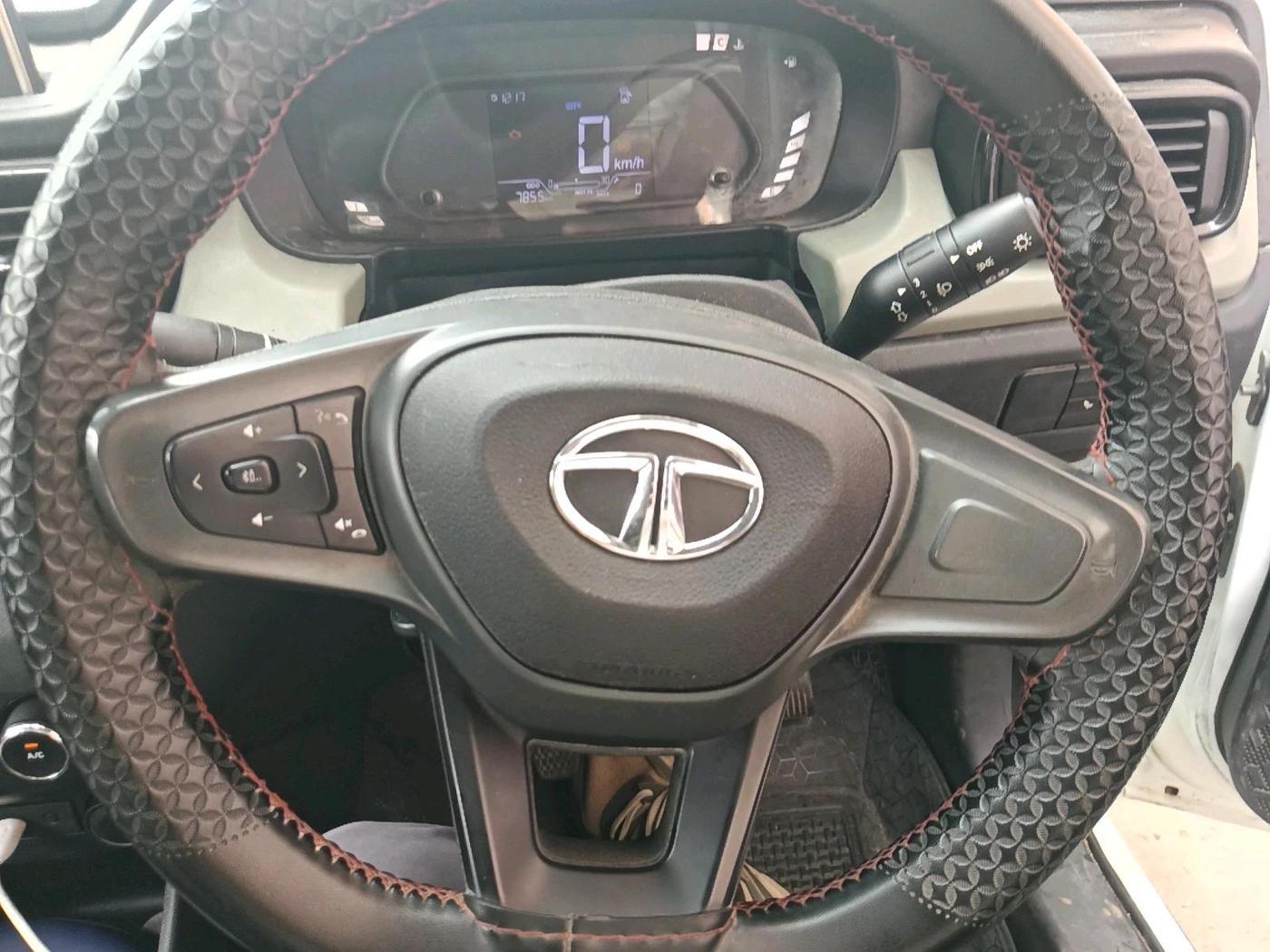 2023 Tata PUNCH ADVENTURE RHYTHM PACK MT, Petrol, Manual, 7,855 km, interior