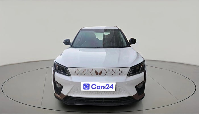 2025 Mahindra XUV400 EL Pro 39.4 KWH, Electric, Automatic, 3,448 km, exterior
