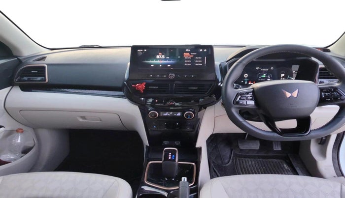 2025 Mahindra XUV400 EL Pro 39.4 KWH, Electric, Automatic, 3,448 km, interior