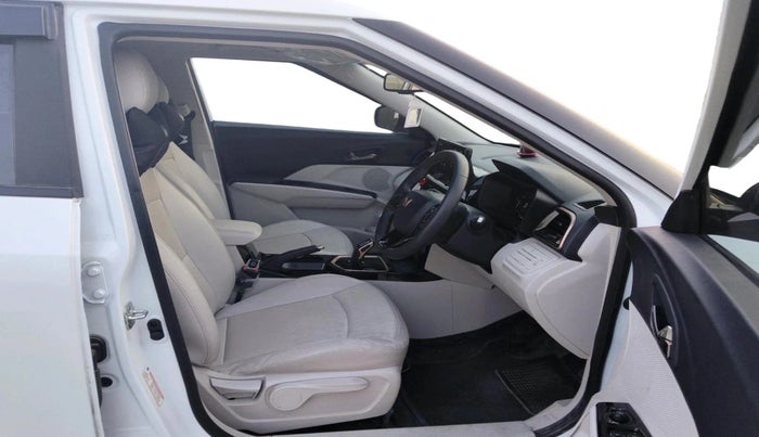 2025 Mahindra XUV400 EL Pro 39.4 KWH, Electric, Automatic, 3,448 km, interior