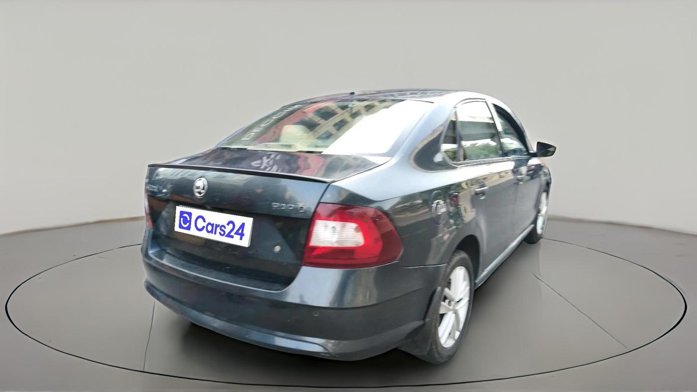 2017 Skoda Rapid STYLE 1.5 TDI AT, Diesel, Automatic, 1,79,654 km, exterior