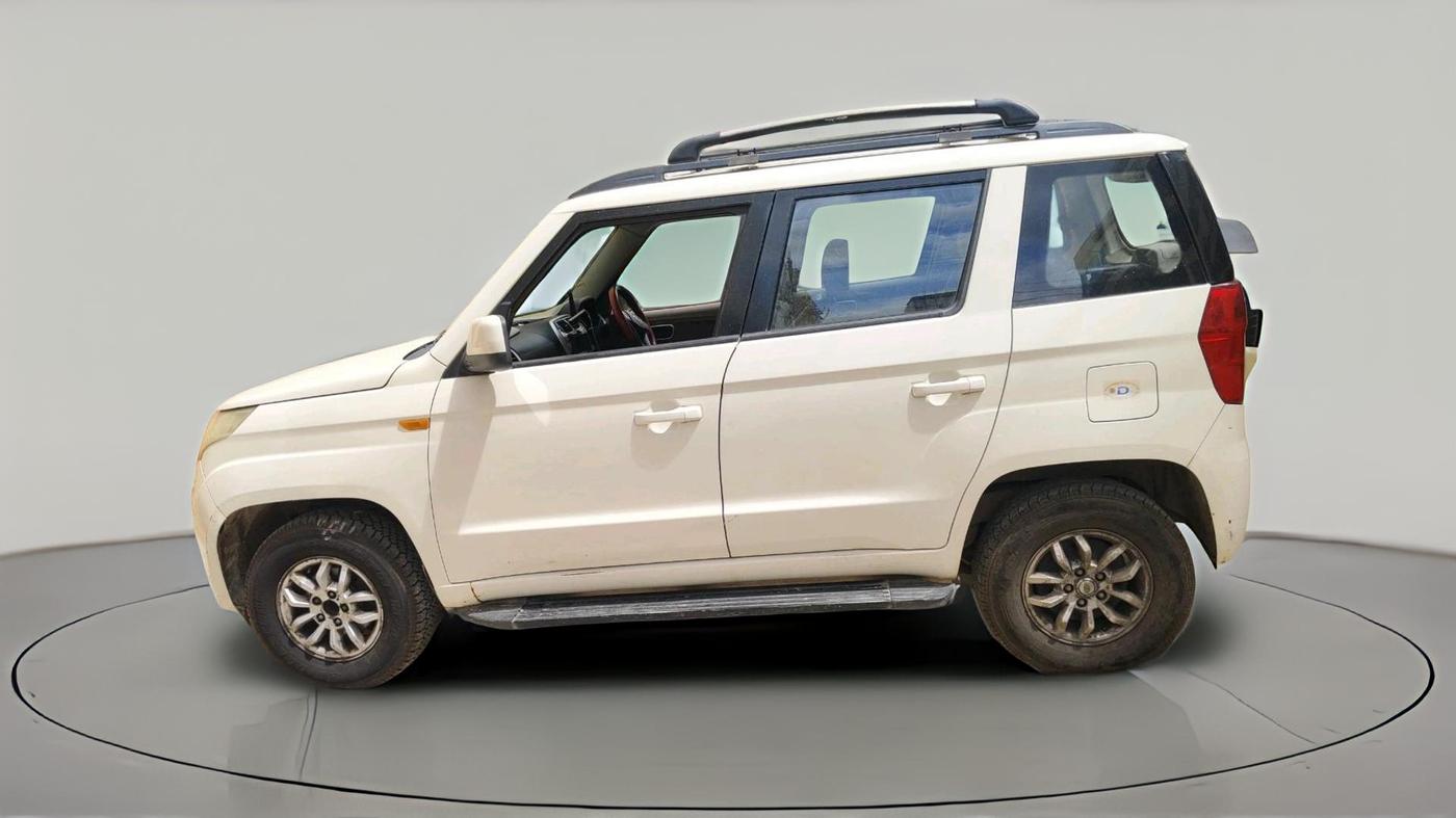 2016 Mahindra TUV300 T8 AMT, Diesel, Automatic, 1,50,292 km, exterior