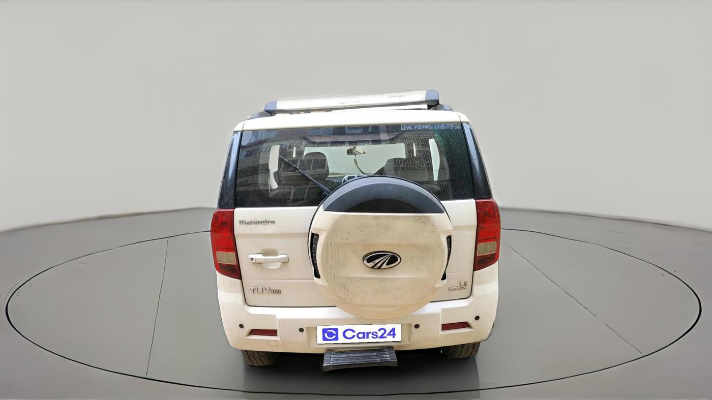 2016 Mahindra TUV300 T8 AMT, Diesel, Automatic, 1,50,292 km, exterior