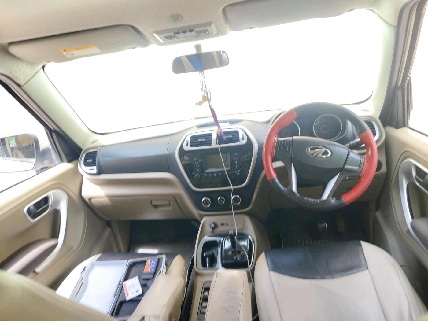 2016 Mahindra TUV300 T8 AMT, Diesel, Automatic, 1,50,292 km, interior