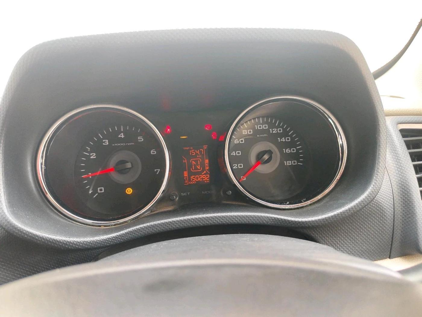 2016 Mahindra TUV300 T8 AMT, Diesel, Automatic, 1,50,292 km, interior