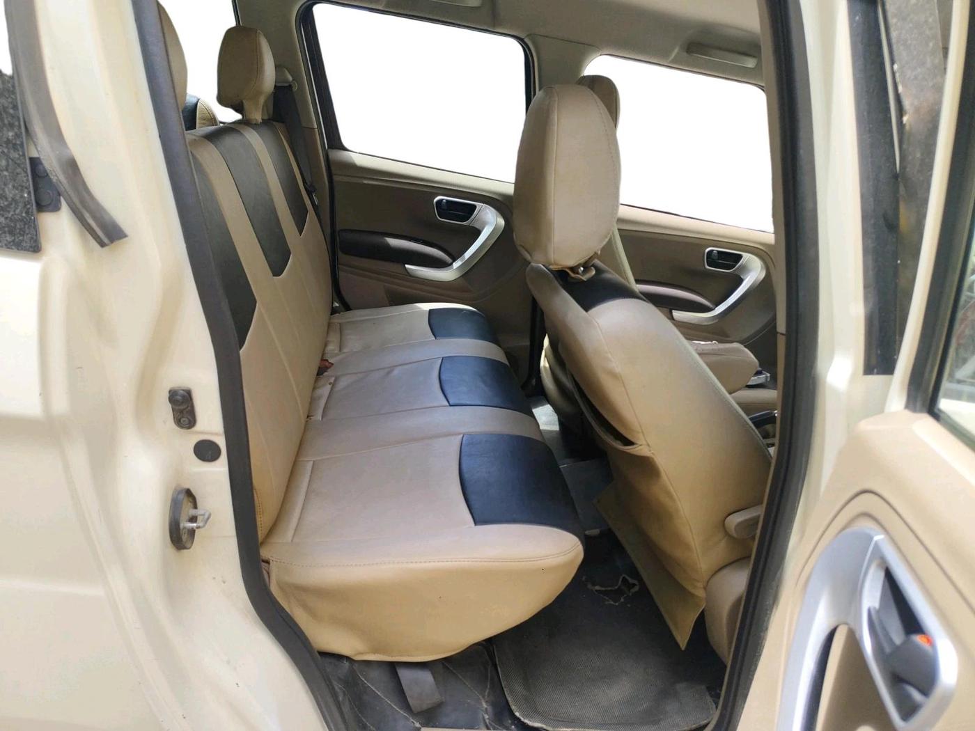 2016 Mahindra TUV300 T8 AMT, Diesel, Automatic, 1,50,292 km, interior