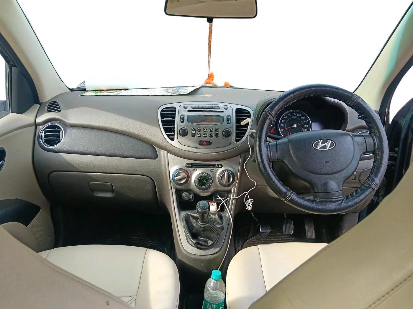 2012 Hyundai i10 SPORTZ 1.2, Petrol, Manual, 98,010 km, interior