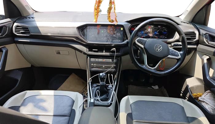 2023 Volkswagen TAIGUN TOPLINE 1.0 TSI MT, Petrol, Manual, 42,144 km, interior