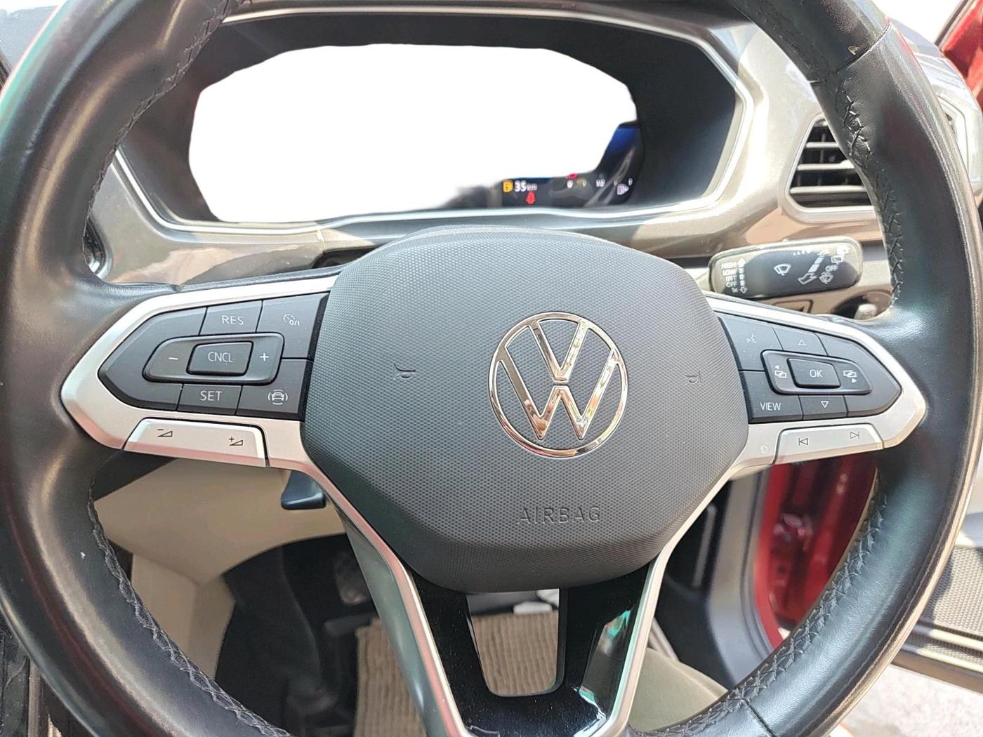 2023 Volkswagen TAIGUN TOPLINE 1.0 TSI MT, Petrol, Manual, 42,144 km, interior