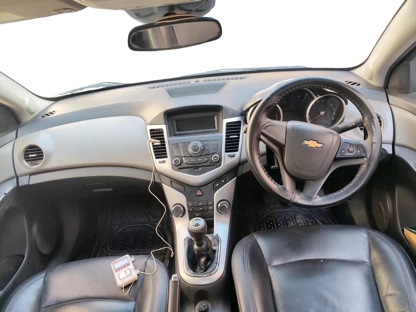 2011 Chevrolet Cruze LT, Diesel, Manual, 1,16,777 km, interior