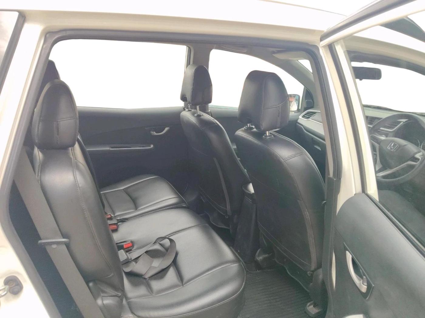 2016 Honda BR-V 1.5L I-VTEC V CVT, Petrol, Automatic, 78,366 km, interior
