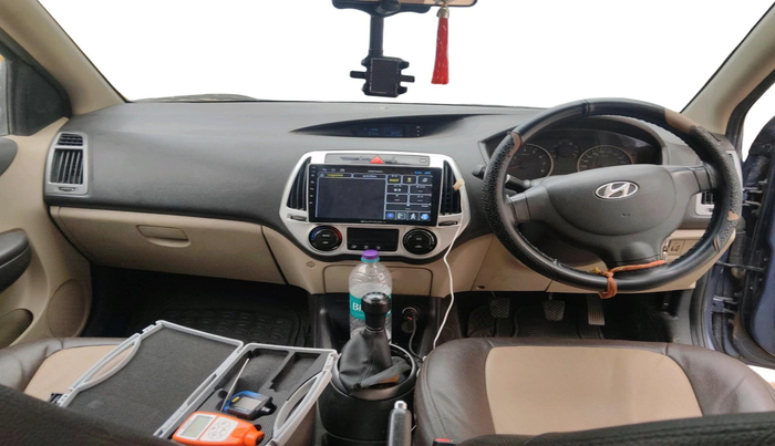 2013 Hyundai i20 MAGNA 1.2, Petrol, Manual, 1,00,006 km, interior