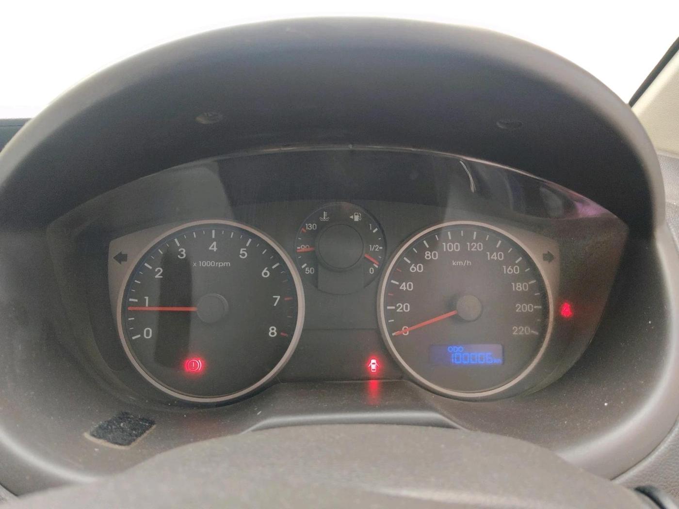 2013 Hyundai i20 MAGNA 1.2, Petrol, Manual, 1,00,006 km, interior