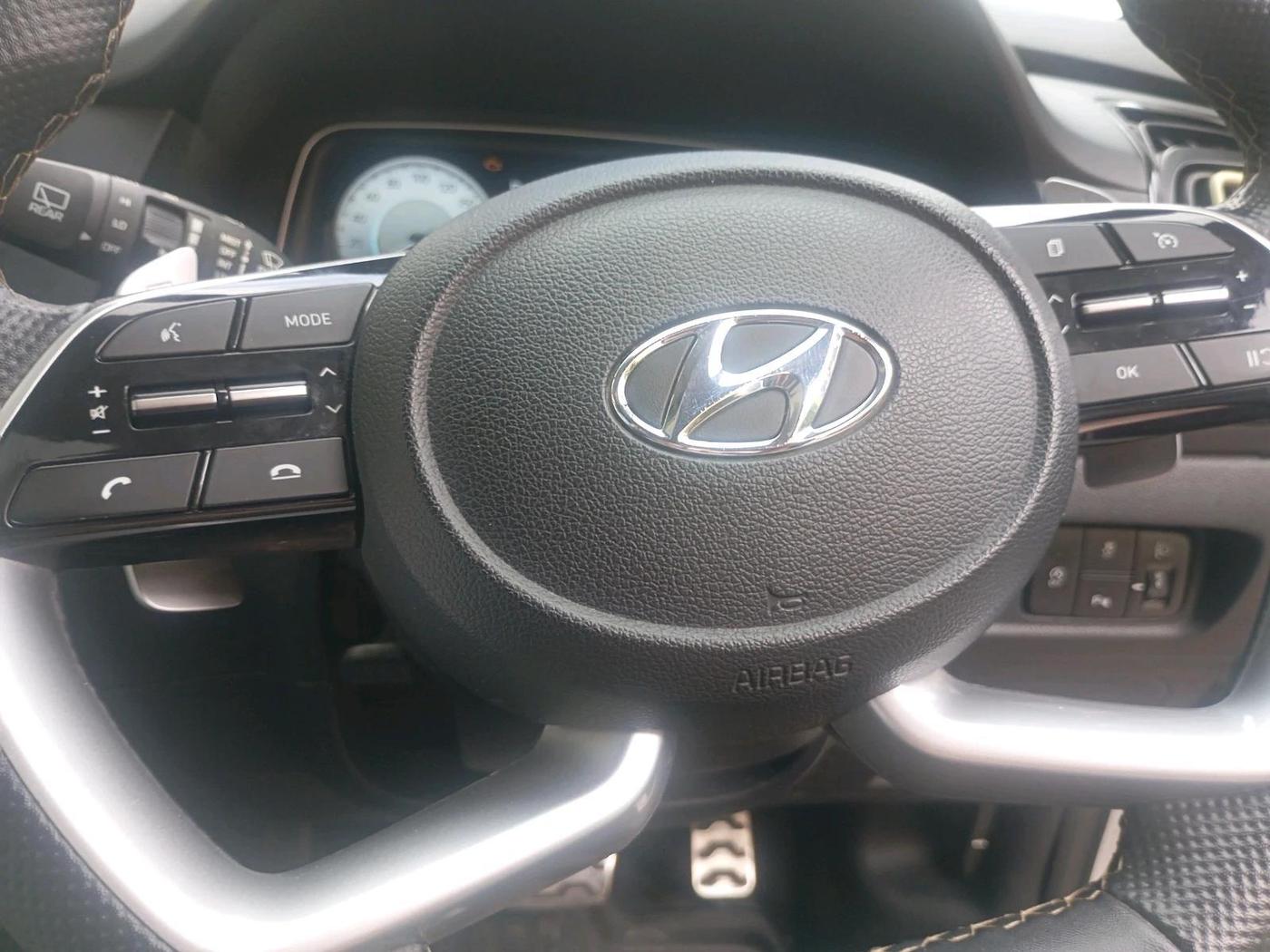 2024 Hyundai ALCAZAR 1.5 Signature (O) AE Turbo 7Str DCT, Petrol, Automatic, 13,696 km, interior