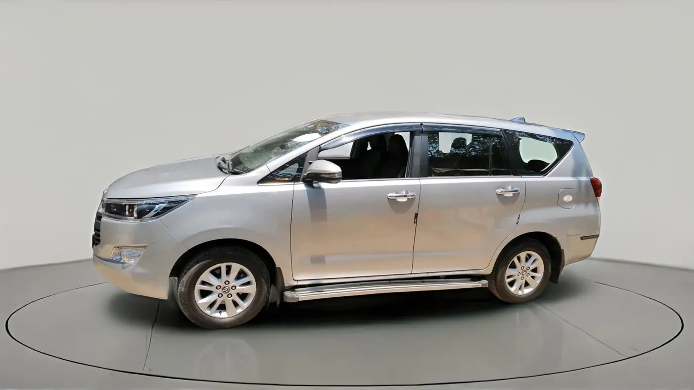 2017 Toyota Innova Crysta 2.4 VX 7 STR, Diesel, Manual, 1,68,313 km, exterior