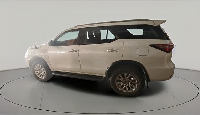 2021 Toyota Fortuner 4X4 AT 2.8 DIESEL, Diesel, Automatic, 1,04,912 km, exterior